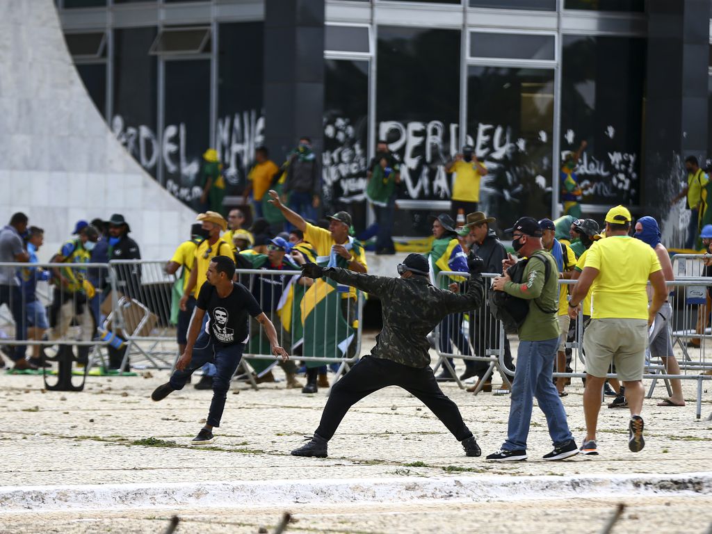 Punitive Imaginaries and the Aftermath of the 2022 Elections in Brazil: Mediated Representations of Crime, Punishment, and Fear among the Far Right — a Critical Criminological Approach