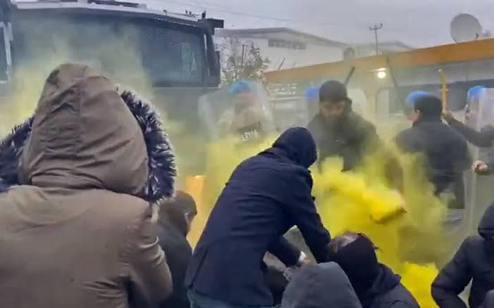 “We Need a Flood!” – A Young and Independent Union’s Struggle in and through Waves of Local Strikes