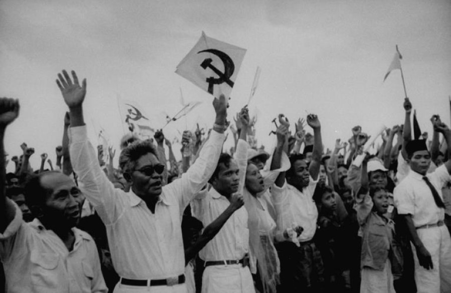 Masses of supporters at an election rally for the Communist Party of Indonesia, 1955.
